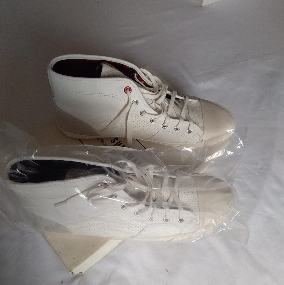 Ben Sherman sneakers